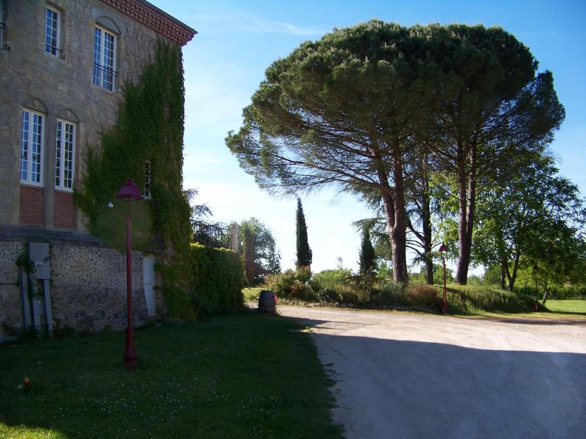 Gîte, jacuzzi&vin au grenier de Madiran Exterior foto